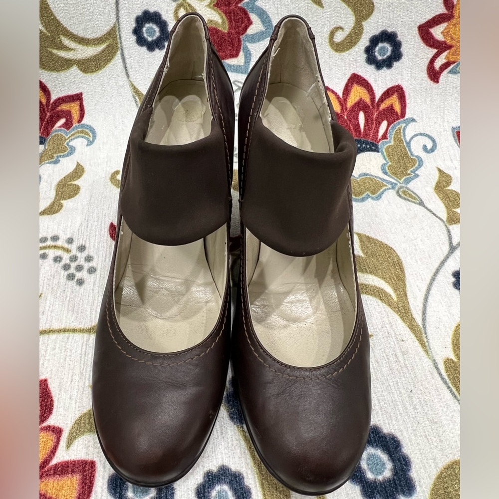 You by Crocs Dark Size 9 Wedges